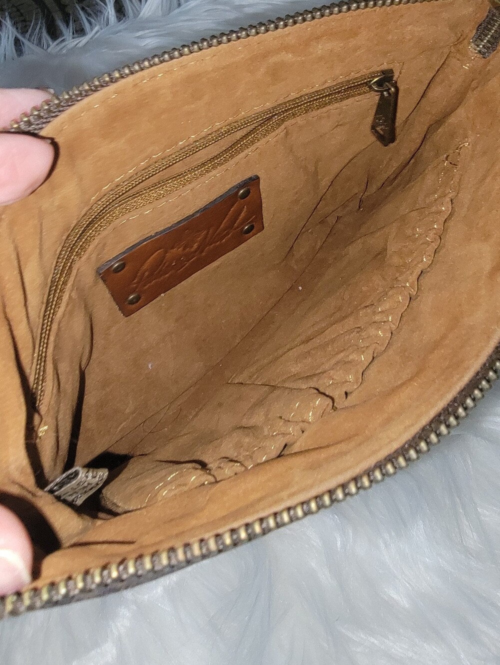Patricia Nash Leather Embossed Tooled Medallion Wristlet - Picture 5 of 5